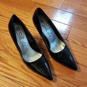 Romantic soles black stiletto heels, size 6.5